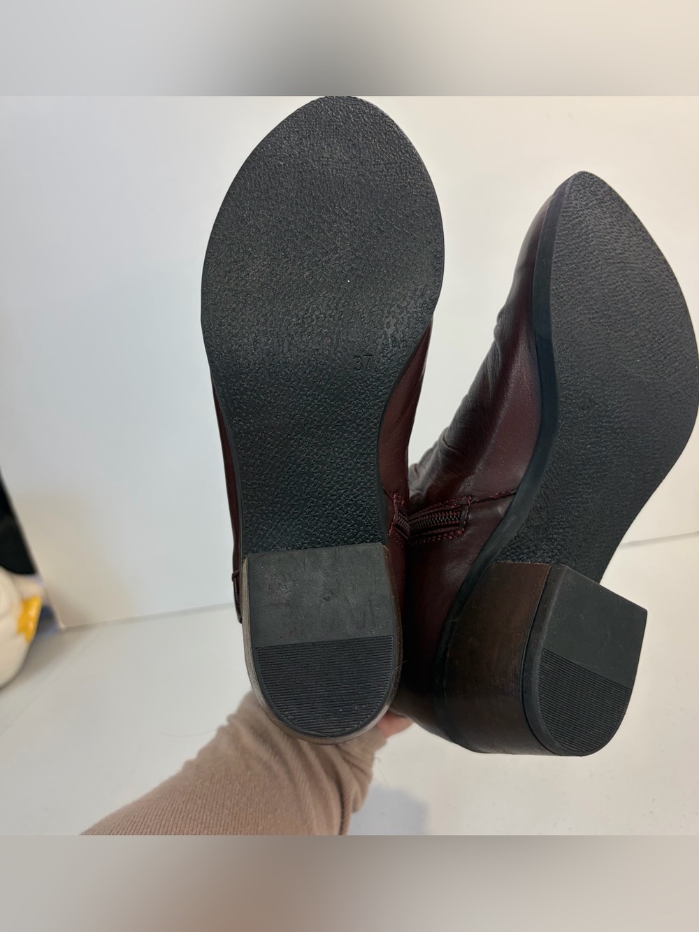 Bueno Connie Burgundy Red Leather Ankle Bootie Boots Winter Lined Size 37 6.5 7 - Picture 9 of 10